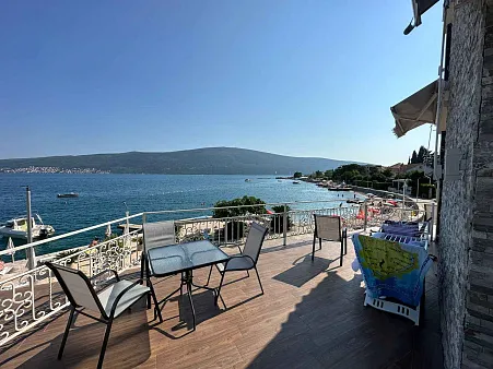 House on the first line by the sea in Herceg Novi, Baosici